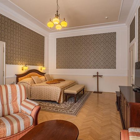 יאסימוב Hotel Radium Palace מראה חיצוני תמונה