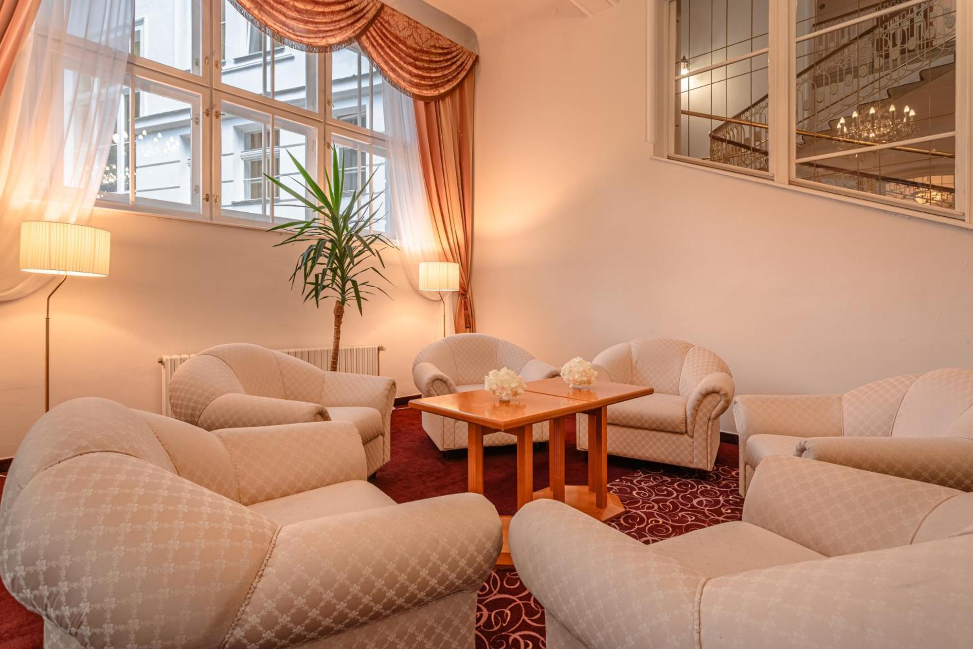 יאסימוב Hotel Radium Palace מראה חיצוני תמונה