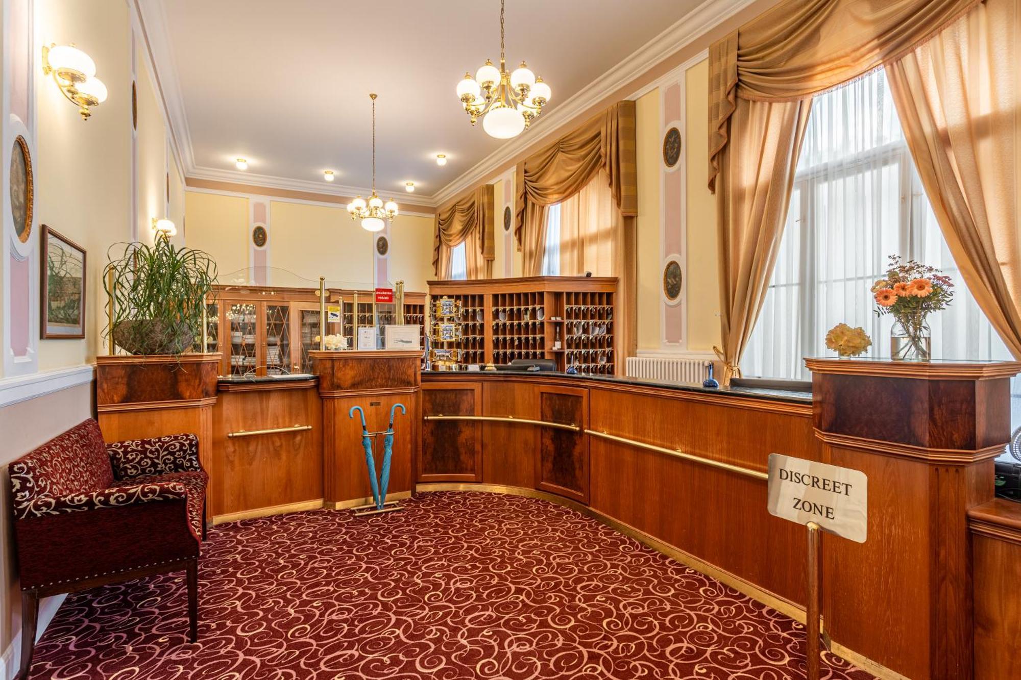 יאסימוב Hotel Radium Palace מראה חיצוני תמונה